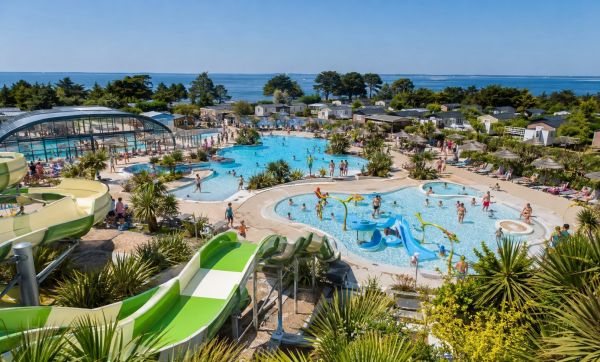 Quels sont les meilleurs campings avec parc aquatique dans le Morbihan ?